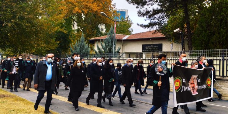 Tahir Elçi anılıyor