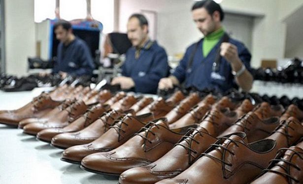 İşçiler günü kurtarmaya çalışıyor