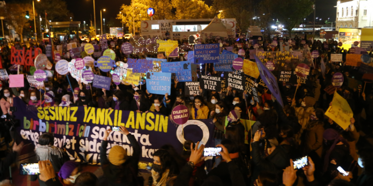 ‘Kadınları yalnız bırakan toplum kaybeder’ ‘Kadınları yalnız bırakan toplum kaybeder’