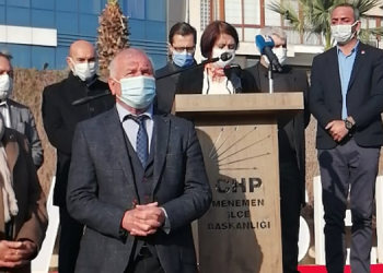 Menemen’de yüzlerce kişi hak, hukuk ve adalet talebini dile getirdi