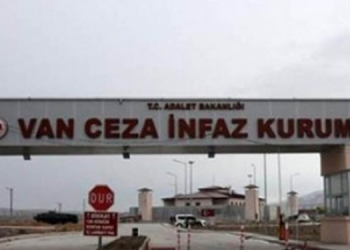 Van’da tutuklu sevkleri sürüyor