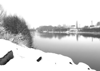 Ağrı’da termometreler eksi 24’ü gösterdi