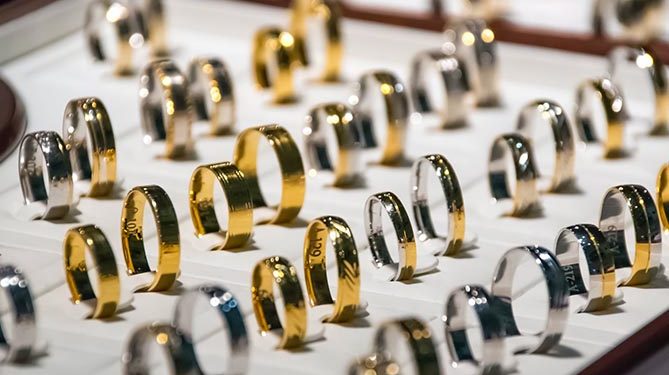 Yeni kısıtlama önlemleriyle altın, gümüş fiyatları yükseldi