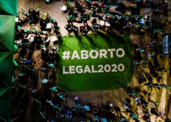 Arjantinli kadınlar kürtaj yasası için nöbet eyleminde