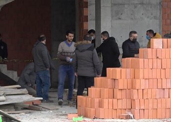 Asansör boşluğuna düşen inşaat işçisi hayatını kaybetti