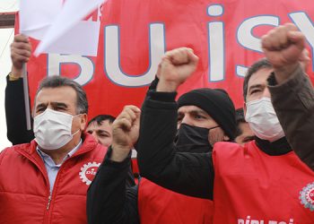 Baldur işçileri grev pankartını astı