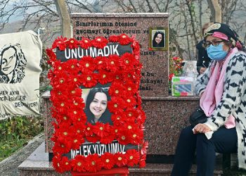 Ceren Özdemir, 1’inci ölüm yıl dönümünde mezarı başında anıldı