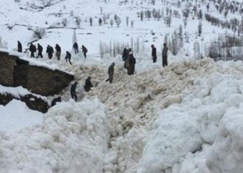 Çığ altında kalan askerin cenazesine ulaşıldı