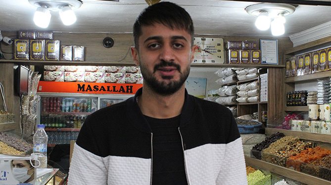 ‘Kuru ekmek alsan yanında çayı bulamazsın’