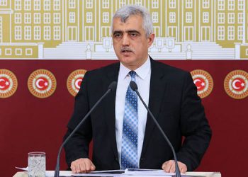 Gergerlioğlu’ndan çıplak arama çağrısı: Yasaklanmalı