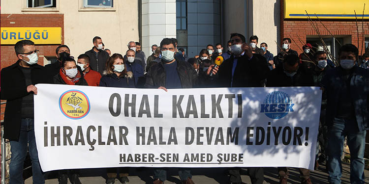 KHK’nin geçici maddesiyle 2 sendikacı ihraç edildi KHK’nin geçici maddesiyle 2 sendikacı ihraç edildi