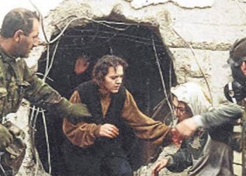 ‘Amaç toplumu hücreye kapatmaktı’