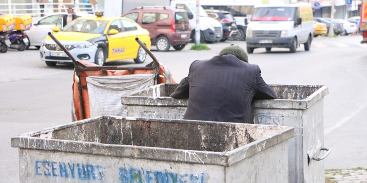 Memur-Sen: 4 kişilik bir ailenin açlık sınırı 2 bin 909 TL, yoksulluk sınırı 8 bin 263 TL