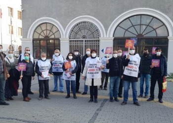 İzmir’de asgari ücrete ilişkin bildiri dağıtımı