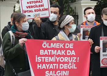 Kadıköy esnafı: Ölmek de batmak da istemiyoruz