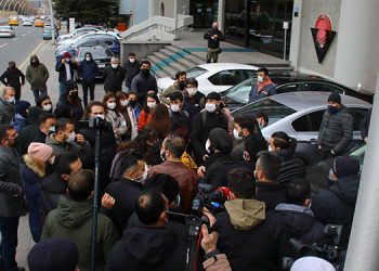 Kafe Bar Emekçileri Dayanışma Ağı taleplerini SGK’na iletti