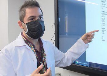 ‘Yeni bir virüs ile karşı karşıya değiliz, aşılar muhtemelen çalışacaktır’