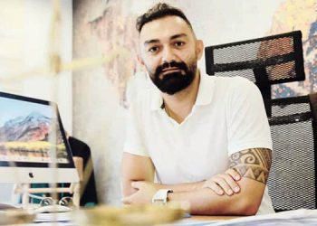 Emeğinin karşılığını istedi diye sınır dışı edilmek istendi