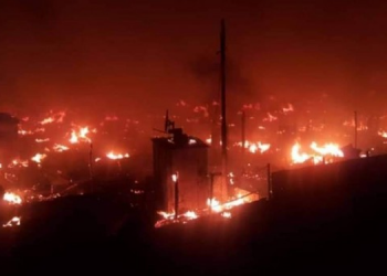 Lübnan’da mültecilere ait kamp ateşe verildi