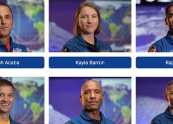 NASA Ay’a gidecek 18 kişilik ekibin kimliklerini açıkladı