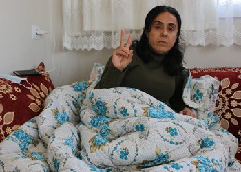 Ev baskınında polis şiddeti: Sesini çıkartırsan öldürürüz