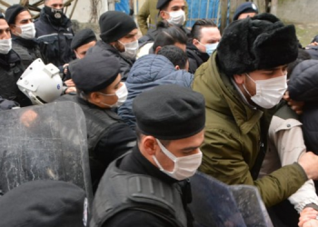 Sultangazi’de panele polis müdahalesi: 4 gözaltı