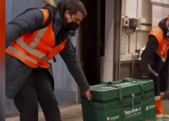 Rusya’nın aşısı Sputnik V’nin ilk partisi Sırbistan’a ulaştı