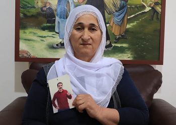 Tutuklu annesi: Onlar içeride biz de dışarıda direneceğiz