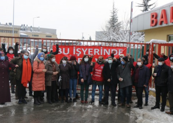 HDP’li kadınlar direnen işçileri ziyaret etti