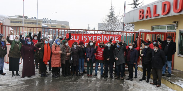 HDP’li kadınlar direnen işçileri ziyaret etti HDP’li kadınlar direnen işçileri ziyaret etti