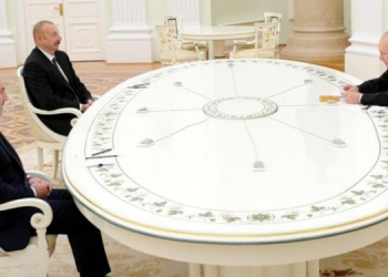 Putin, Aliyev ve Paşinyan görüşmesi sona erdi Putin, Aliyev ve Paşinyan görüşmesi sona erdi