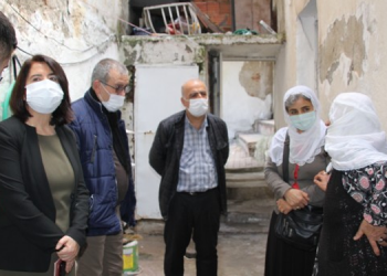 TUHAY-DER ve HDP tutuklu yakınlarını ziyaret etti