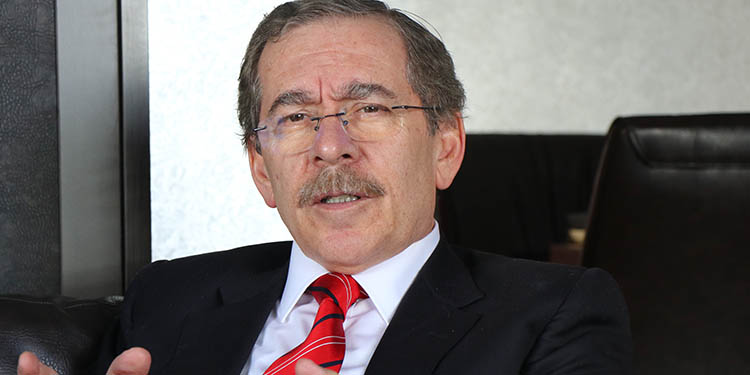 Şener: Erdoğan ‘kırk satır mı kırk katır mı’ noktasında Şener: Erdoğan ‘kırk satır mı kırk katır mı’ noktasında