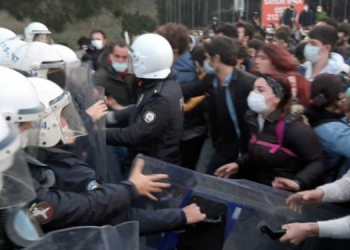 Boğaziçili öğrencilere polis saldırısı