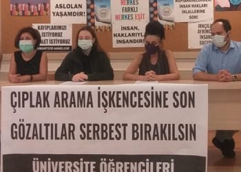 Boğaziçi öğrencileri çıplak aramayı protesto etti