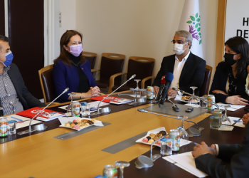 DİSK Meclis’te HDP’yi ziyaret etti