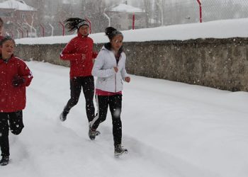 Dondurucu soğukta olimpik yarışlara hazırlanıyorlar