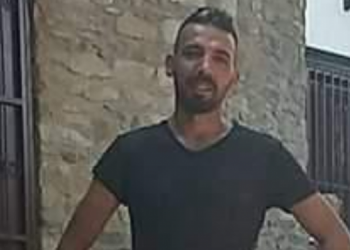 İzmir’de bir müzisyen geçinemediği için intihar etti