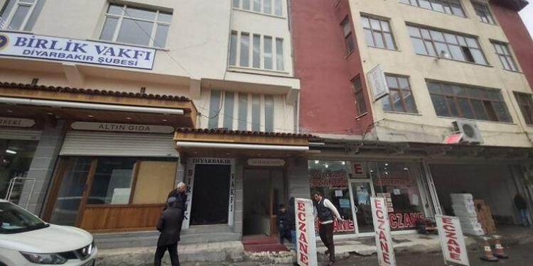 Elektrik ve suyu kesilen pasaj esnafı: Gidecek yerimiz yok Elektrik ve suyu kesilen pasaj esnafı: Gidecek yerimiz yok