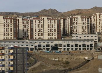 Evleri yıkılan bin 200 aile etap dışı bırakıldı