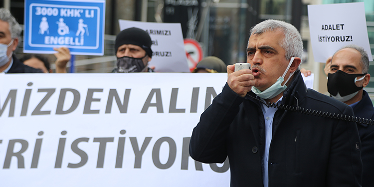 KHK’liler Platformu: Türkiye bizim için Nazi Kampı’na dönüştü KHK’liler Platformu: Türkiye bizim için Nazi Kampı’na dönüştü