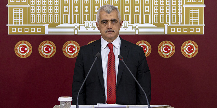 ‘Öğrenciler çıplak aramaya tabi tutuldu’ ‘Öğrenciler çıplak aramaya tabi tutuldu’