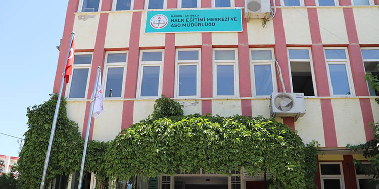 Halk Eğitim Merkezi’nde ‘zorunlu bağış’ Halk Eğitim Merkezi’nde ‘zorunlu bağış’