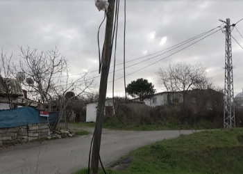 İnternet kabloları yine çalınan mahalleli isyan etti: Çocuklarımız derse giremiyor