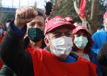 Kadıköy Belediyesi işçileri: Ya sözleşme, ya grev!