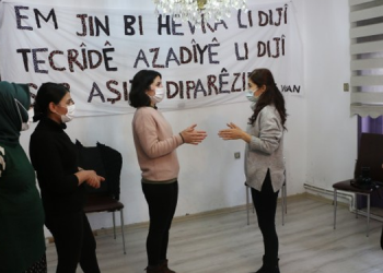 Kadınlardan drama atölyesi