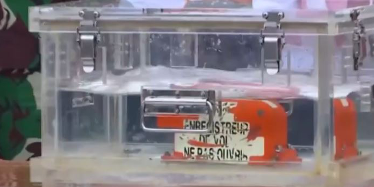 Endonezya’da düşen yolcu uçağının kara kutuları bulundu Endonezya’da düşen yolcu uçağının kara kutuları bulundu