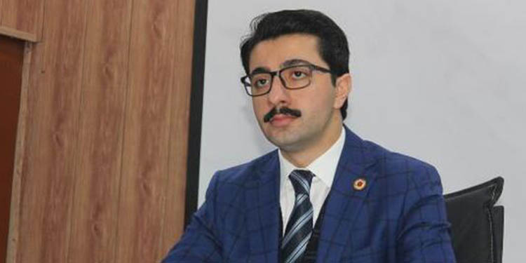 İlçeye gelmeden kayyımlığını duyurdu İlçeye gelmeden kayyımlığını duyurdu