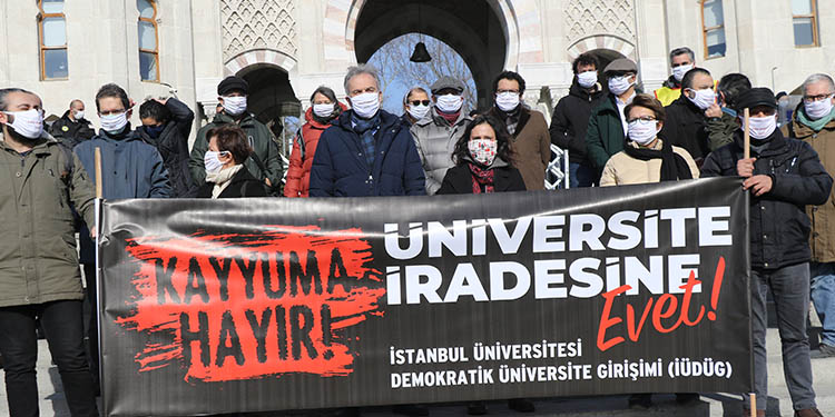 Akademisyenlerden kayyım rektör tepkisi: Evrensel utanç Akademisyenlerden kayyım rektör tepkisi: Evrensel utanç