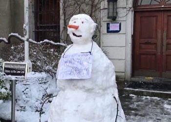 Öğrencilerden ‘Kayyum adam’lı protesto